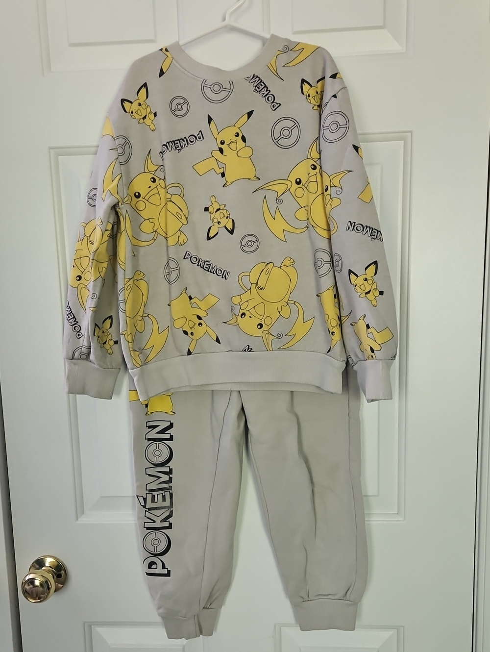 Pokemon Pikachu Evolutions Kids Sweatshirt And Pants Set